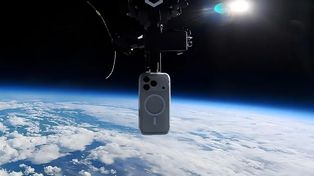 Guinness potwierdza rekord. Smartfon spadł z 30,6 km i działał dalej