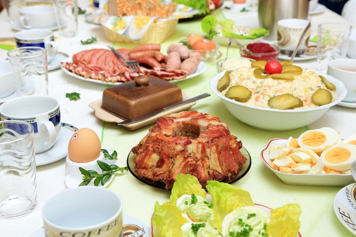 5 potraw na Wielkanoc, których nie może zabraknąć na stole. Bez nich nie ma świąt