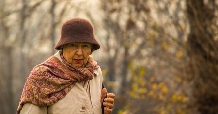 Kobiety z konkretnych roczników mogą liczyć na wyższą emeryturę od ZUS. Potrzebny jest jeden wniosek!