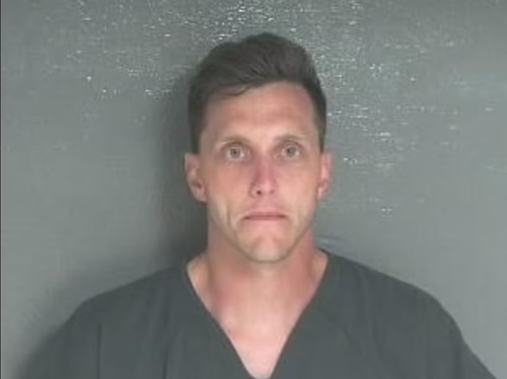 Śmiertelnie potrącił kobietę i dopuścił się nekrofilii na jej ciele.  "Nowe zarzuty mrożą krew w żyłach”. Fot. Van buren county sheriff's office