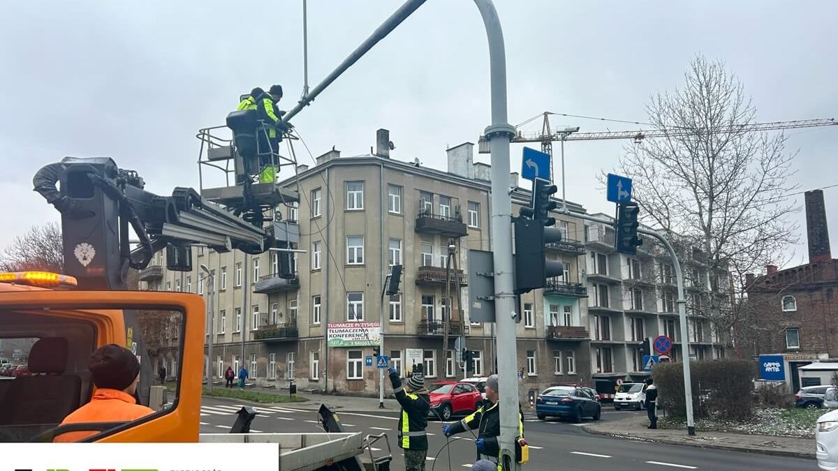 Montaż sekundników na skrzyżowaniu ulic Prusa, Północna i Jaczewskiego w Lublinie
