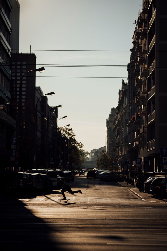 Miłosz Rebeś znalazł miejsce w fotografii, gdzie minimalizm spotyka się z miłością do deskorolki 18