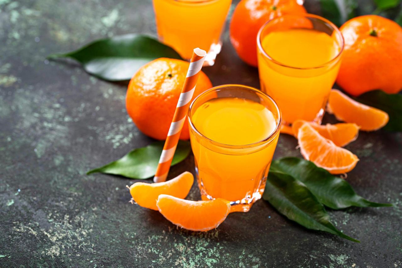 Nalewka mandarynkowa - moc zdrowia i wspaniały aromat. Zrób, dopóki owoce są pyszne (WIDEO)