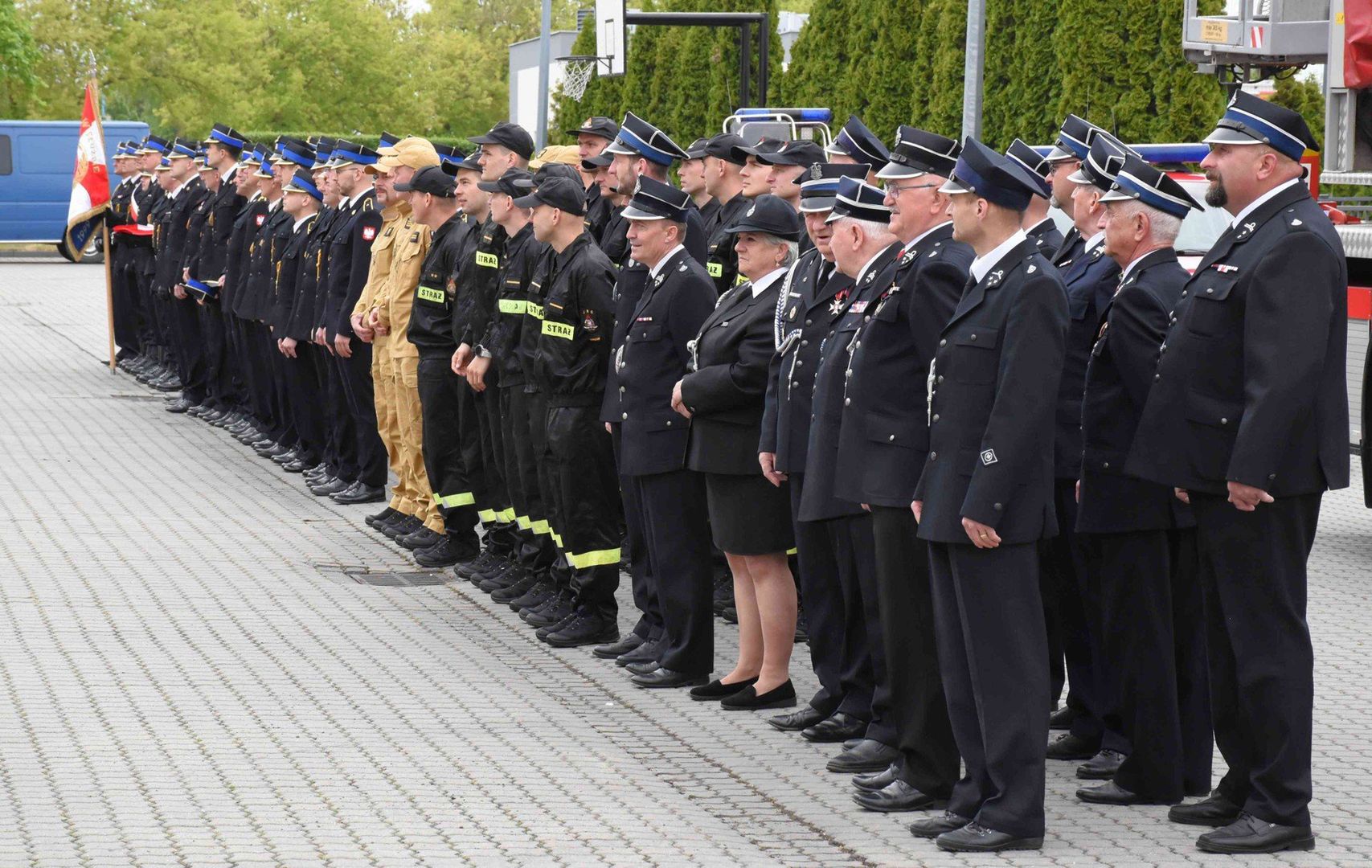 22. 05. 2025. Dzień Strażaka w Komendzie Powiatowej Państwowej Straży Pożarnej w Inowrocławiu. Wyróżniający się strażacy otrzymali akty nominowania na wyższe stopnie służbowe. Wyróżniono ich odznaczeniami i nagrodami. Przedstawicielom władz samorządowych z terenu powiatu inowrocławskiego oraz jednostkom OSP wręczono medale oraz dyplomy z okazji 30-lecia Krajowego Systemu Ratowniczo-Gaśniczego
Fot. Dominik Fijałkowski/Polska Press