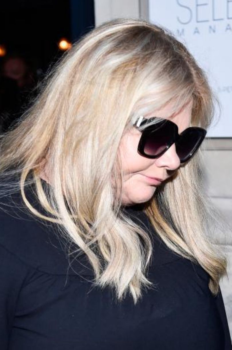 Katarzyna Niezgoda z partnerem maszerują na premierę książki