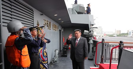 Kim Dzong Un stawia na rozbudowę floty. Chce "odstraszać" i "karać wroga"
