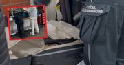 Auta w specjalnym pomieszczeniu. Byliśmy na granicy z Rosją
