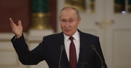 Putin pogrążył Rosję w mroku. "Są zastraszani jak zwierzęta"