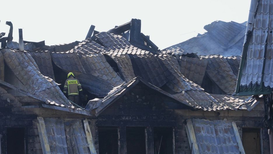 Zniszczenia bloku mieszkalnego po po?arze w Z?bkach
04.07.2025 Warszawa Zniszczenia blokow mieszkalnych po pozarze w Zabkach. Akcja sluzb ratunkowych fot Marysia Zawada/REPORTER
Marysia Zawada/REPORTER