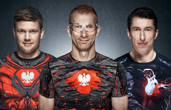 „Poczuj dumę” - piłkarze ręczni z nowoczesnym patriotyzmem promują odzież Surge Polonia