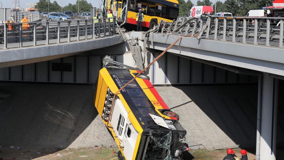 Wypadek autobusu w Warszawie: Sąd rozpatrzy dziś wniosek o areszt dla kierowcy
