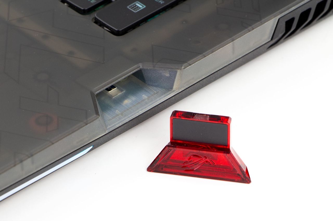 ASUS ROG STRIX SCAR 17 SE - Token