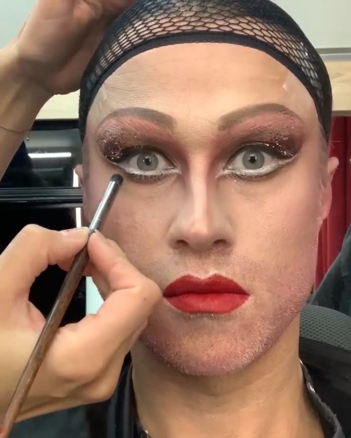 Maciej Zakościelny przeobraził się w drag queen