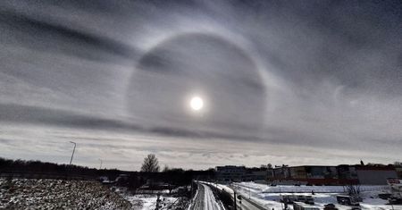 Halo w Krakowie. Niezwykły spektakl na niebie