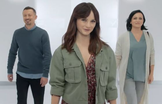 Adam Małysz z żoną i córką reklamują Homebox w Play z Huawei P20 Pro (wideo)