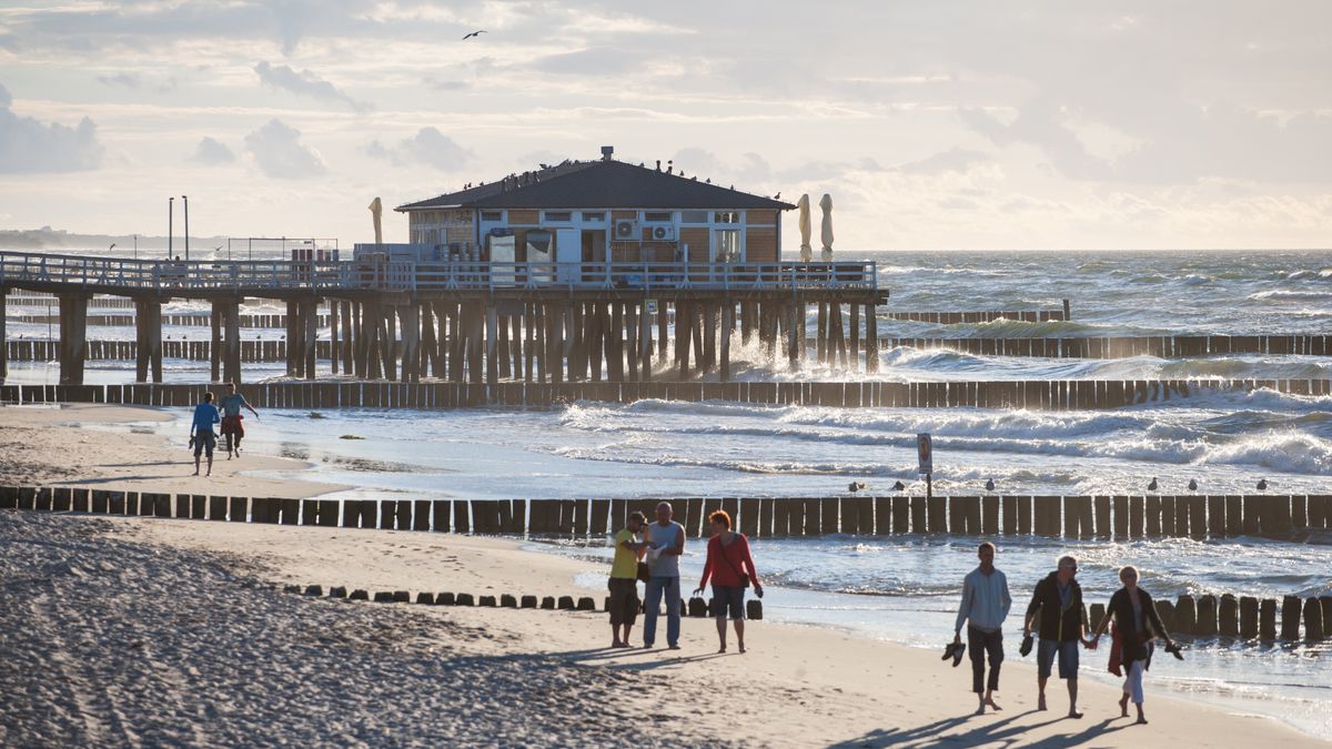 Pogoda morze Bałtyk wakacje plaża polskie wybrzeże Polska