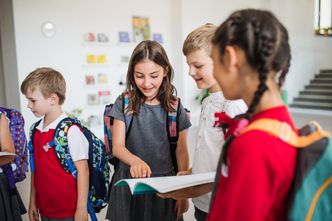 Wydatki na edukację dzieci. CBOS: 1233 zł na początku roku