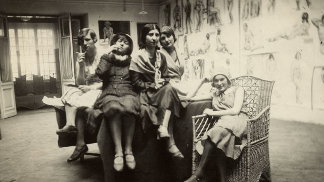 Warszawa. Wystawa prezentująca losy przedwojennych artystek stołecznej ASP przygotowana została przez obecne studentki tej uczelni