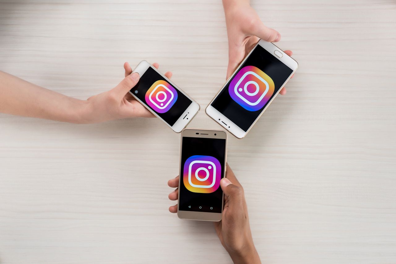 Instagram zmienił sposób przewijania... na kilka godzin, po czym tłumaczył się błędem