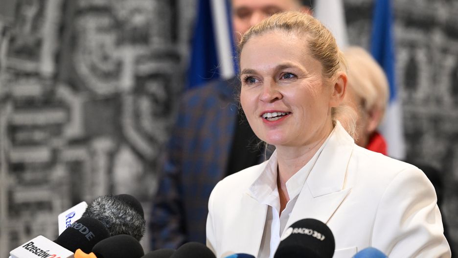 Rzeszów, 14.02.2024. Minister edukacji Barbara Nowacka (C) podczas konferencji prasowej w Rzeszowie, 14 bm. podsumowującej dotychczasowe wyniki miejskiego programu in vitro. (ad) PAP/Darek Delmanowicz