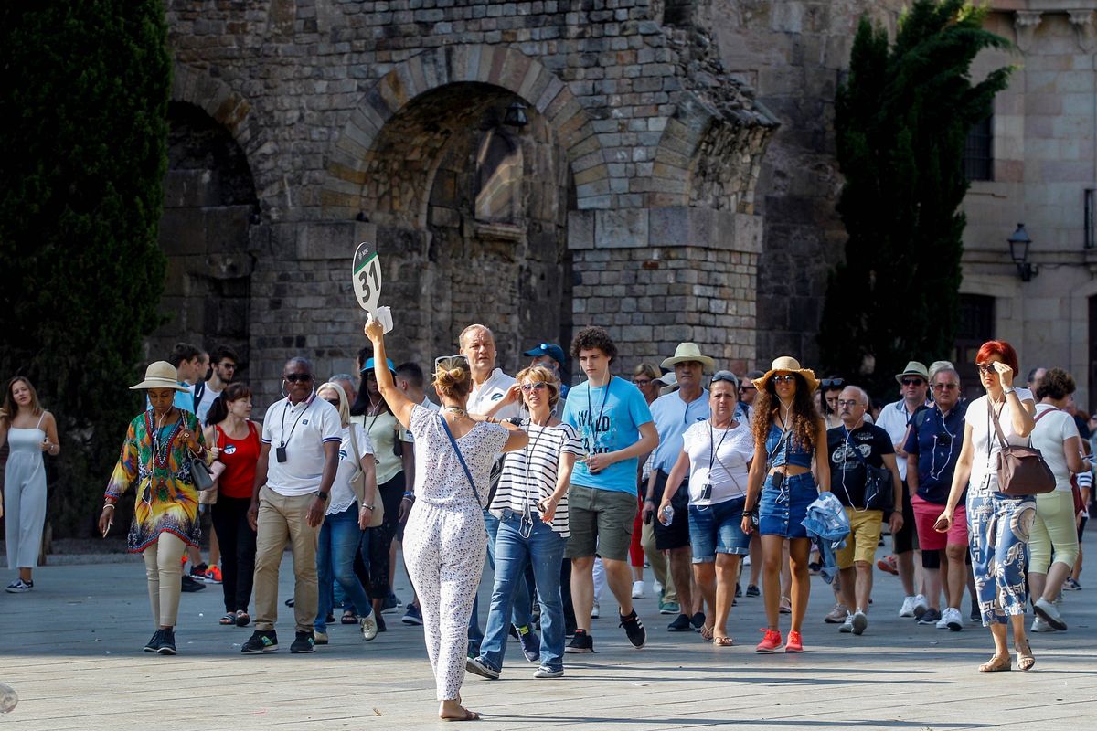 hiszpania, protest, turystyka, barcelona Tysiące ludzi wyszły na ulice Hiszpanii. Koniec masowej turystyki