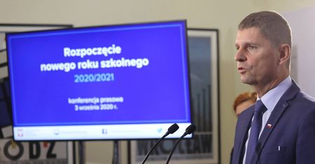 Zamknięte szkoły. MEN podało dane po pierwszym tygodniu nauki