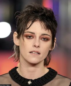 Kristen Stewart założyła "nagą sukienkę". Fotoreporterzy tylko czekali na wpadkę