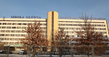 SGGW zwolniła prof. Karpińskiego. "Zabezpieczono broń palną"