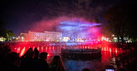Wracają pokazy multimedialne na placu Litewskim. W piątek premiera nowego widowiska