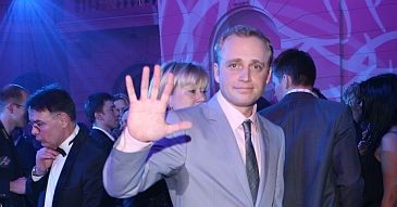 Porzucony przez śliczną modelkę!