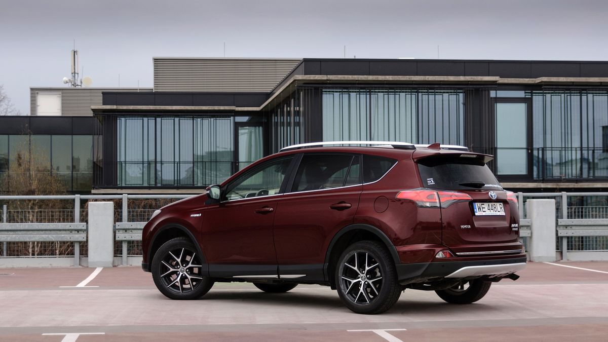 Takie auta dopiero pierwszy raz zmieniają właściciela. Oto lista tych, którymi właśnie w takim momencie warto się zainteresować.