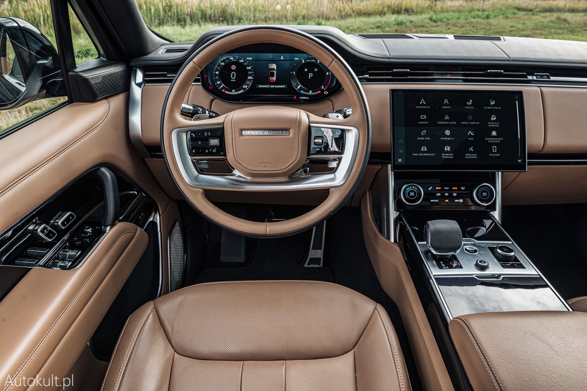 Range Rover (2022) vs Bentley Bentayga S (2022) vs Mercedes-Maybach GLS 600 (2022)