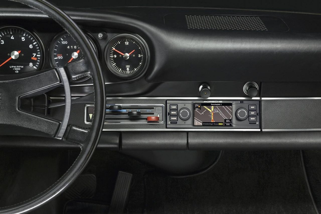 System multimedialny dla klasycznych Porsche 911