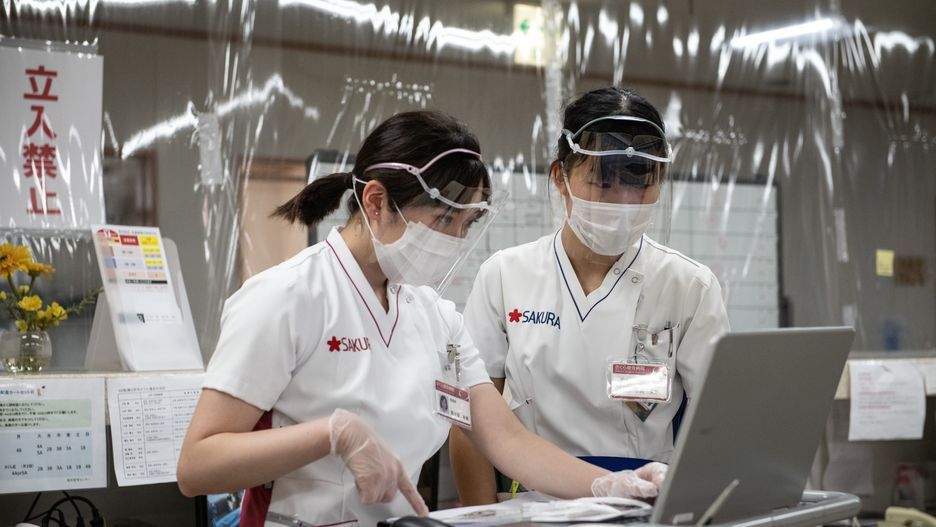 Koronawirus. Japonia. 93 przypadki nieznanego szczepu SARS-CoV-2