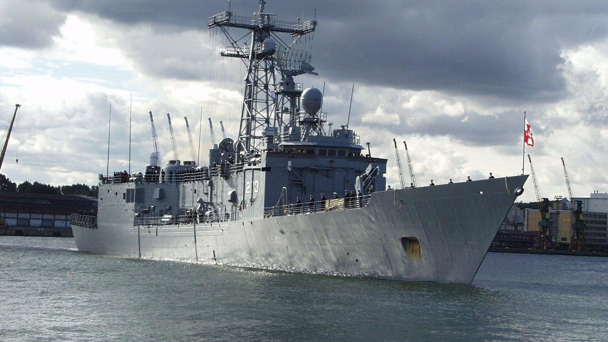 Fregata ORP Gen. T. Kościuszko. Dzięki programowi Miecznik stare okręty typu Oliver Hazard Perry zostaną zastąpione nowymi fragatami