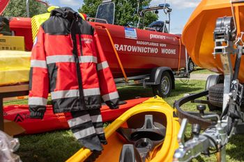 Nowe samochody, quady i łodzie dla ratowników. Do kujawsko-pomorskiego WOPR trafił sprzęt za blisko 7 mln zł