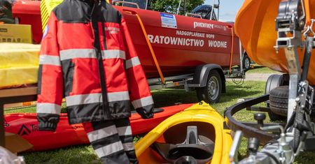 Nowe samochody, quady i łodzie dla ratowników. Do kujawsko-pomorskiego WOPR trafił sprzęt za blisko 7 mln zł