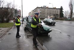 Samochód wjechał w przystanek