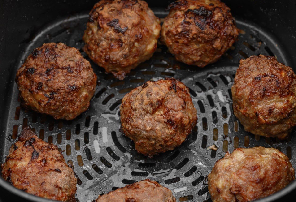 Miękkie kotlety mielone z air fryera. Prosty przepis