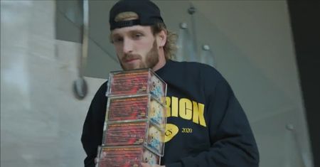 Logan Paul wydał miliony na karty Pokemon. Eksperci twierdzą, że to fałszywki