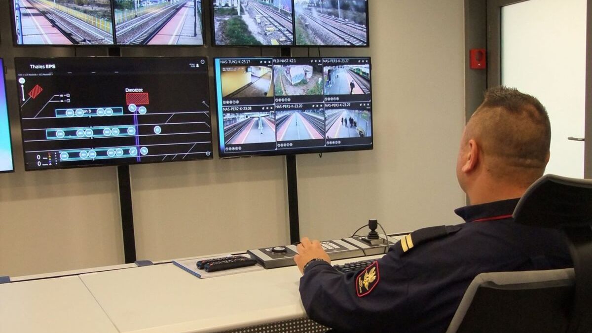 Operator monitoringu Straży Ochrony Kolei