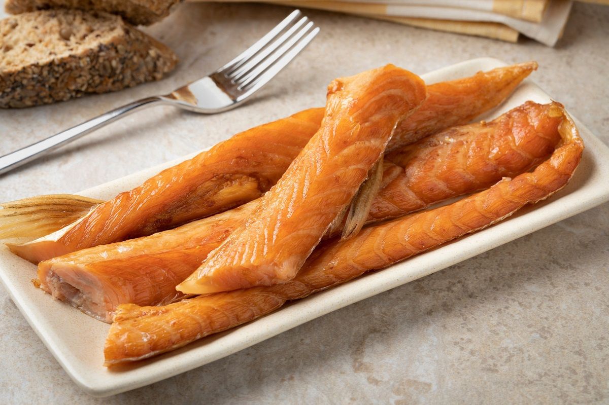 Rediscover nutritious salmon bellies: tasty salad recipe and more cooking ideas