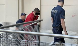 Dorian S. w drodze na przesłuchanie. Padło pytanie o morderstwo Lizy