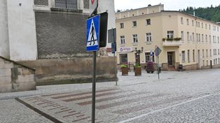 Sprawa tragedii w Bardzie będzie umorzona. Zmarł kierowca, który wjechał w ojca z synem