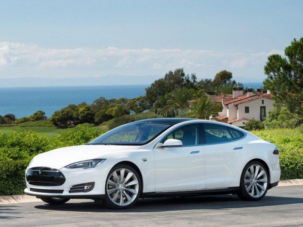 Tesla wyprzedziła Mercedesa, BMW i Audi