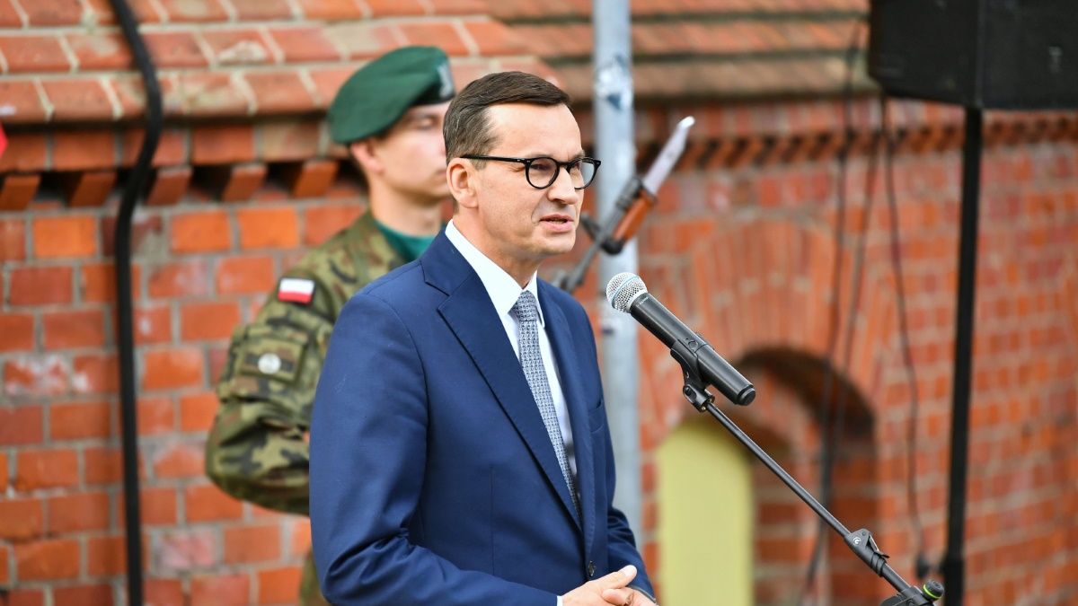 We Wrocławiu odsłonięto tablicę, która ma upamiętniać zmarłego prezydenta Lecha Kaczyńskiego