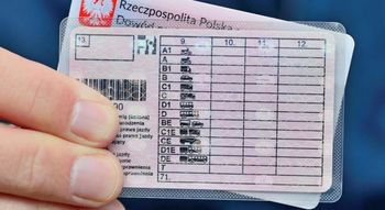 Podwyżki dla kierowców. Ile wzrosną opłaty za prawo jazdy i rejestrację?