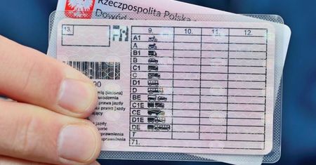 Podwyżki dla kierowców. Ile wzrosną opłaty za prawo jazdy i rejestrację?