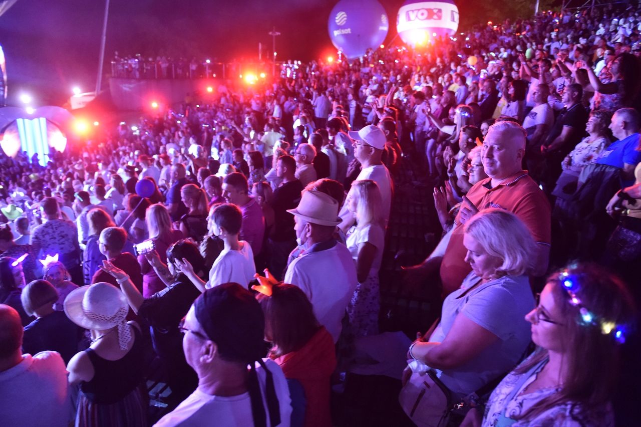 Publiczność na Festiwalu Weselnych Przebojów w Mrągowie bawiła się świetnie