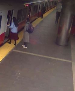 Było o krok od tragedii. Kawałek sufitu runął jej pod nogi